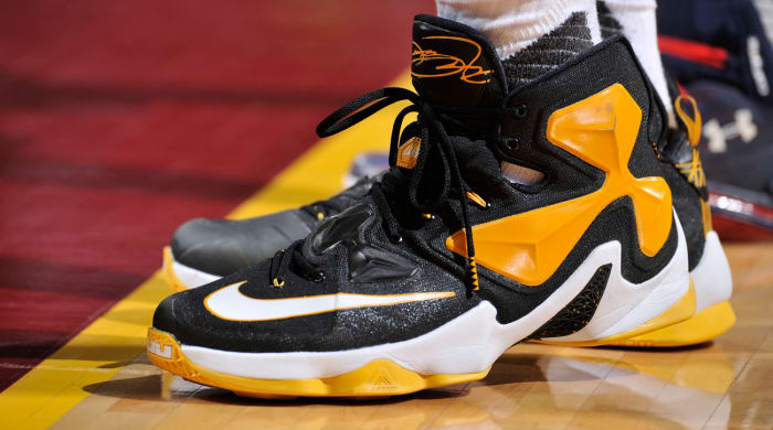 lebron-black-yellow.jpg